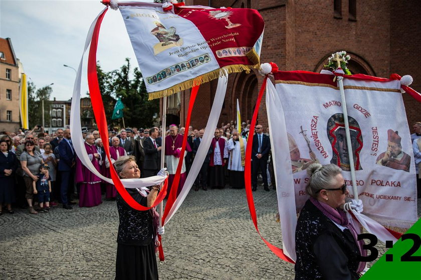 Antoni Macierewicz na poświęceniu pomnika Jezusa w Poznaniu