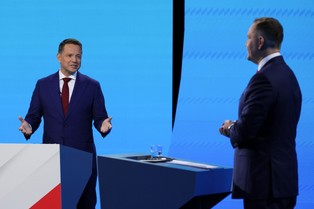 Debata prezydencka. "Centra deportacji" kontra "pakt migracyjny nie wejdzie w życie"