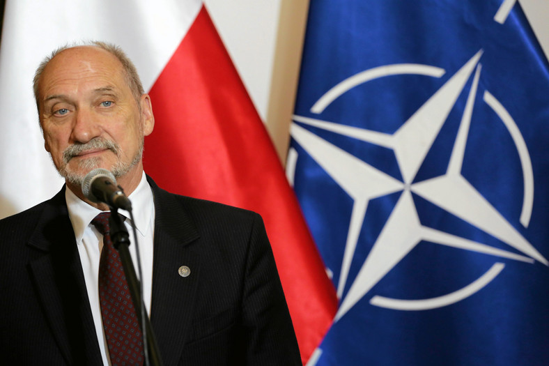 Antoni Macierewicz, szef MON