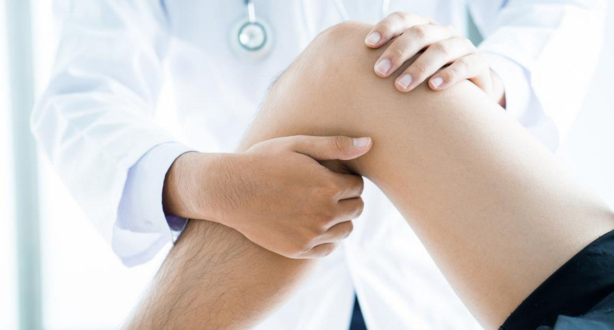 Ból pod kolanem - rodzaje, przyczyny, leczenie, domowe sposoby