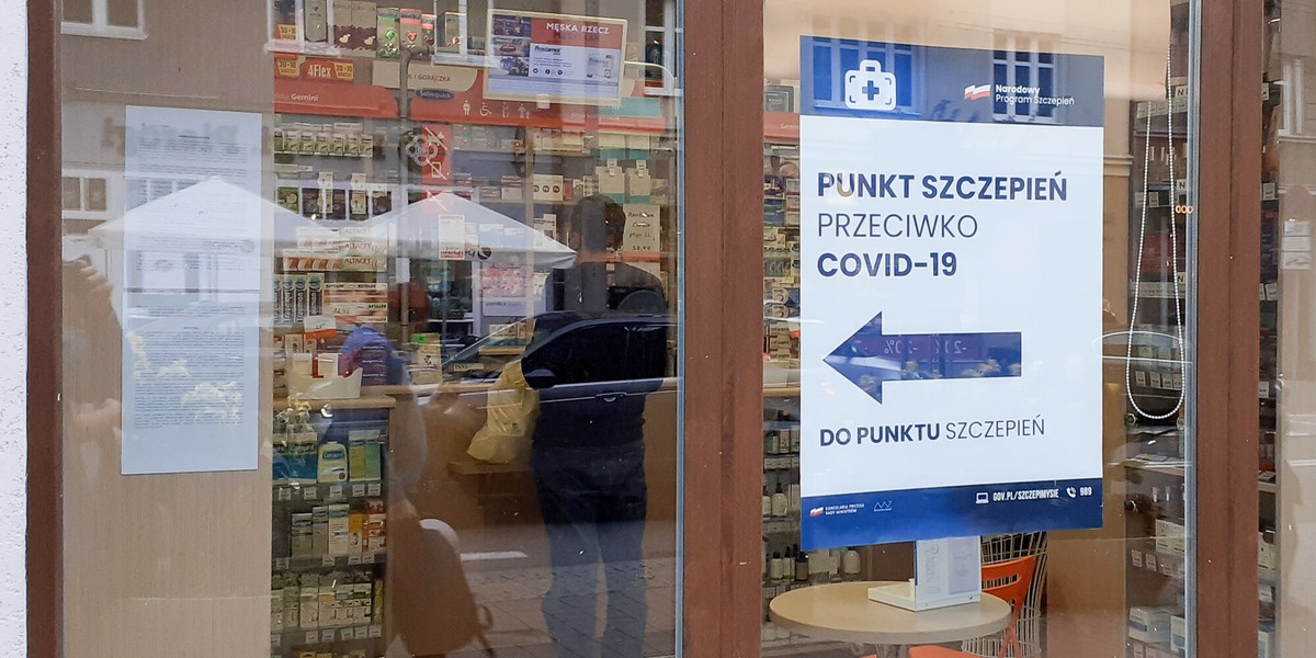 Pracodawcy nie grożą wielkie kary za zmuszanie pracowników do szczepień - twierdzi Główny Inspektor Pracy.