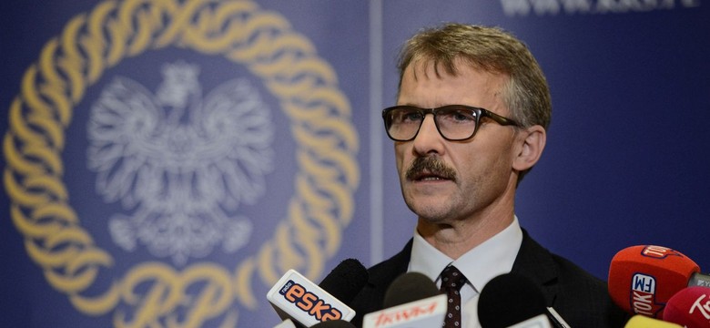 Szef KRS nie wpisał do oświadczenia majątkowego 100 tys. zł. Mazur odpowiada