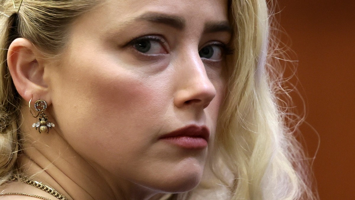 Amber Heard podczas ogłaszania werdyktu