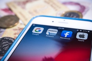 W wielu krajach Europy wprowadzono już podatek od reklam w internecie - od GAFA