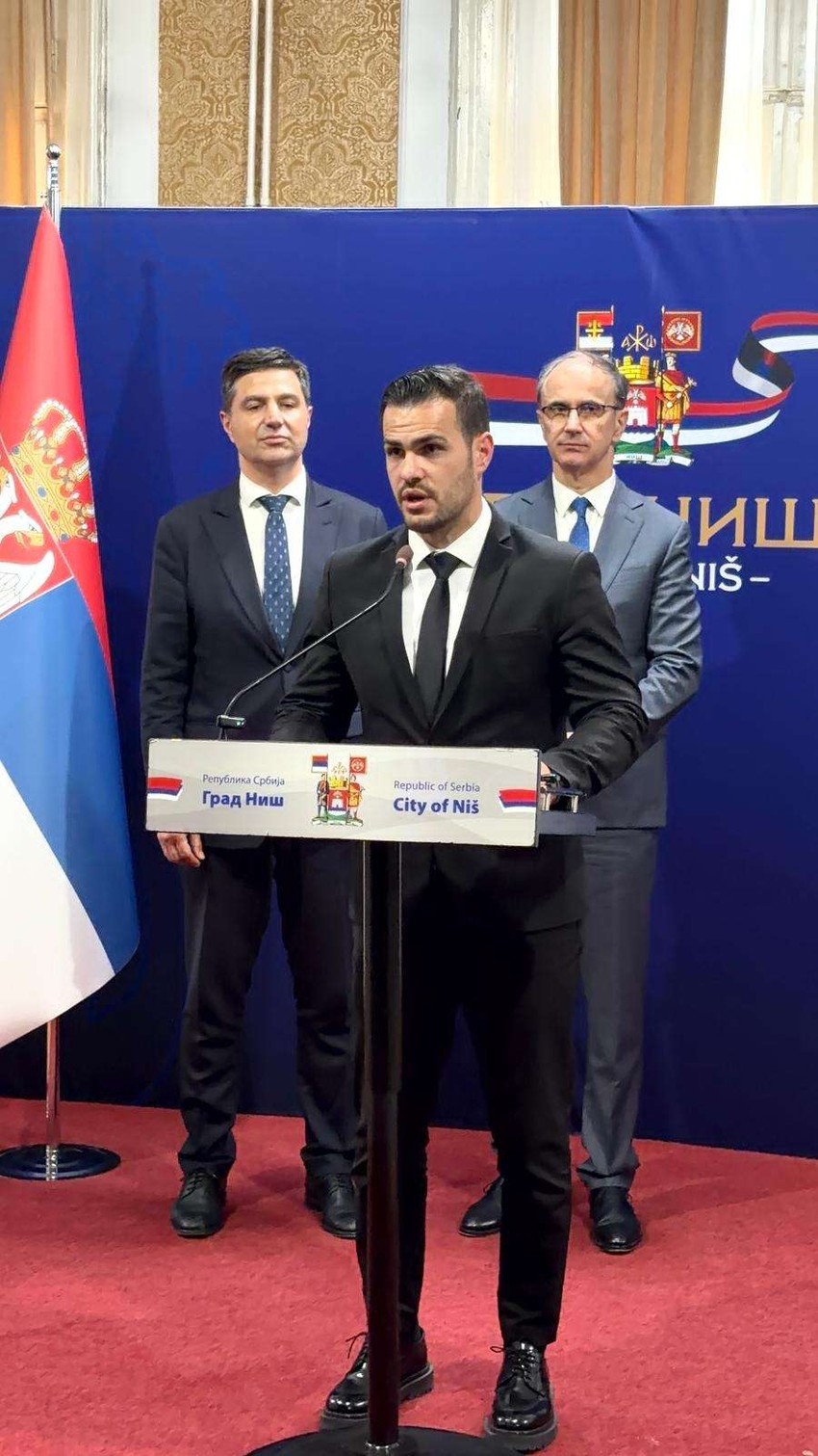 premijer Macut na otvaranju Kancelarije za komunikaciju gradjana sa Vladom u Nišu