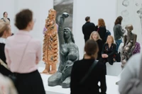 Kobiecy, twórczy żywioł. W warszawskim muzeum powstała wystawa wybitna