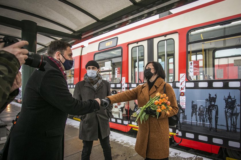 Uroczystość nadania imienia nowemu tramwajowi.