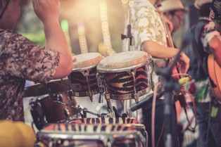 Z Jamajki muzyka, co miauczy i utyka. W Polsce nie brakuje naśladowców Marleya