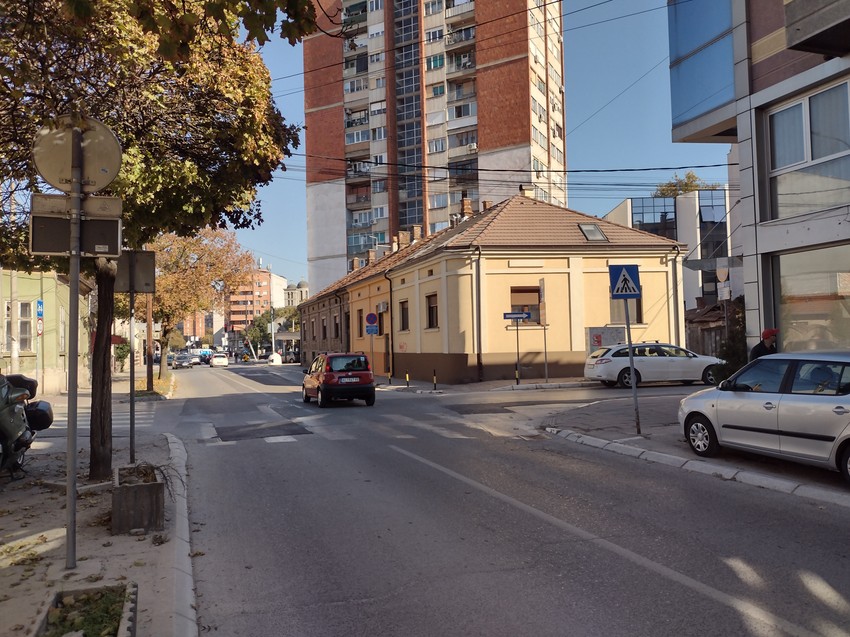 Mesto udesa u Ulici 7.jula u Nišu gde je automobil pokosio muškarca sa prostora Kosova i Metohije