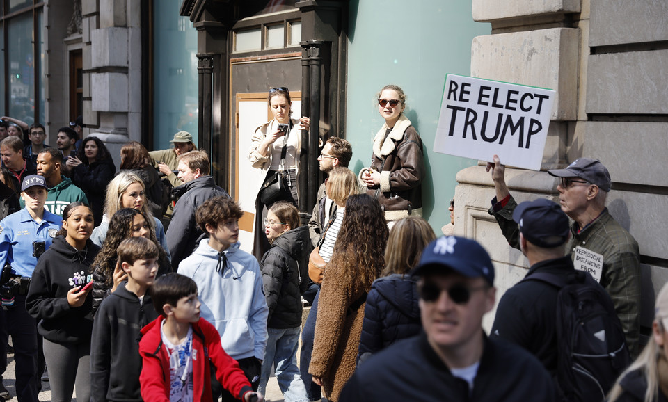 Sprawa aresztowania Trumpa. Tłumy w Nowym Jorku