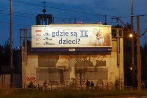 Mateusz Kłosek z Kornic. Kto stoi za chrześcijańskimi billboardami?