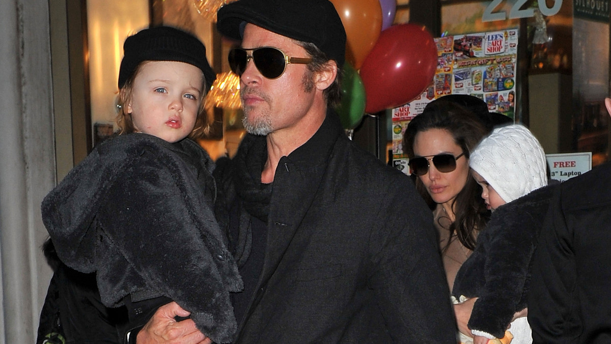 Brat Pitt, Angelina Jolie i Vivienne Jolie-Pitt w 2010 roku