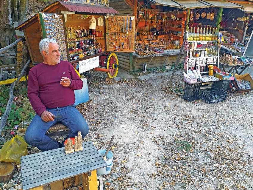 Biznis Dragana Gocića je prodaja suvenira