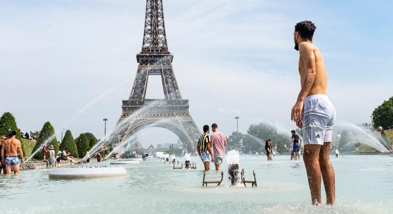 Paris Eiffel Tower Trocadero fountain heatwave