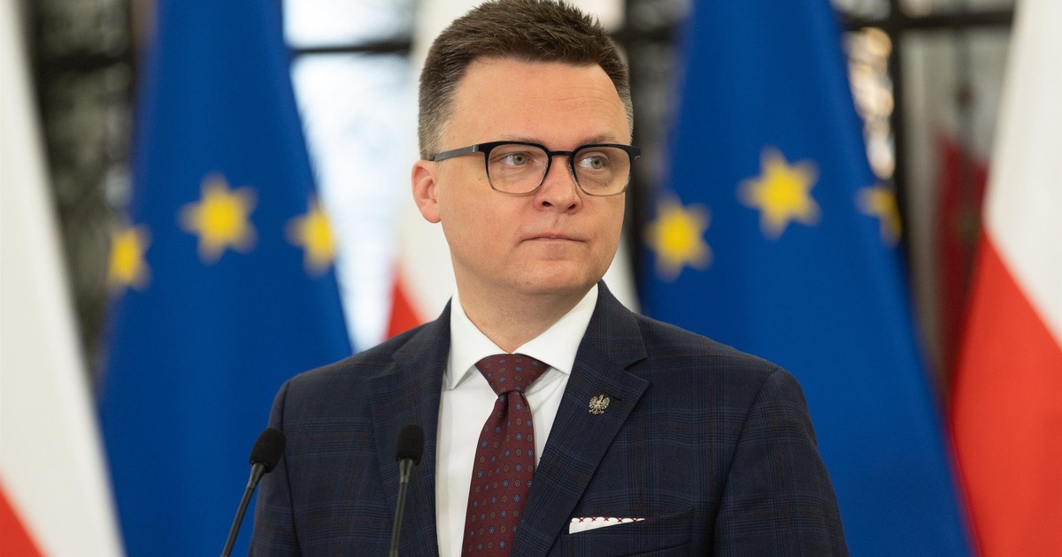 On ma wygrać wyścig o fotel komisarza ONZ. Jest nazwisko rywala Hołowni