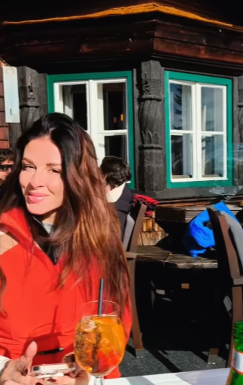 Ana Sević sa mužem napustila