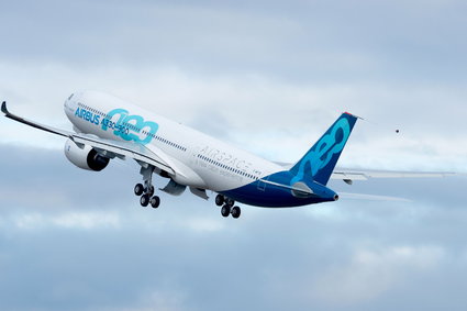 Airbus zaproponuje łóżka w samolotach na bardzo długich trasach