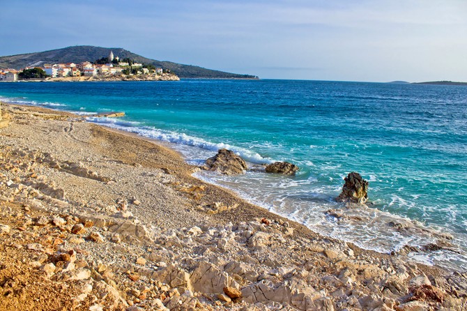 Živopisni Primošten poznat je i kao "grad plaža"
