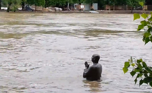 Wielka woda w Czechach. Łaba sięgnie trzeciego piętra! WIDEO