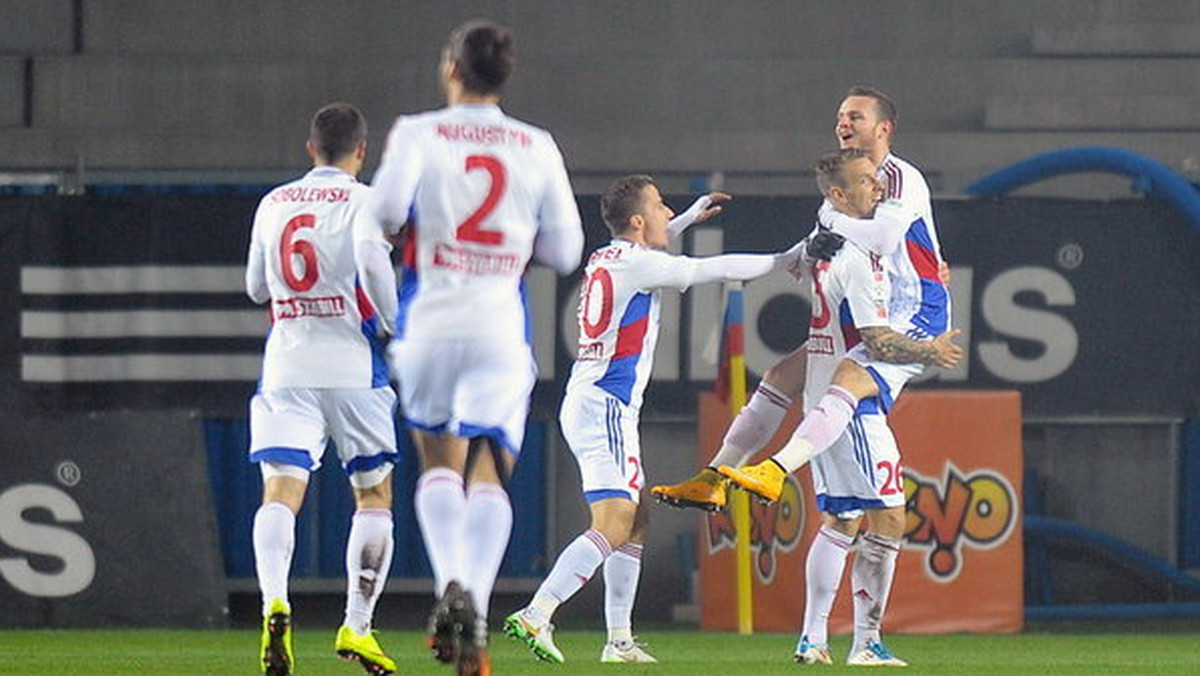 Mecz 26. kolejki T-Mobile Ekstraklasy: Górnik Zabrze - Ruch Chorzów. Spotkanie rozpoczęło się w poniedziałek 6 kwietnia o godzinie 15:30. Widowisko poprowadzi sędzia Bartosz Frankowski.