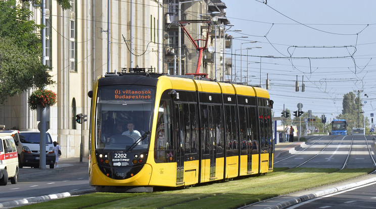 Szidalmazta az iskolásokat, majd egy kést is elővett a villamoson / Illusztráció / Fotó: MTI Fotó: Máthé Zoltán