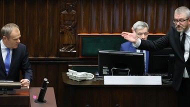 trzęsienie ziemi w sejmie? koalicja traci większość, formacja brauna z