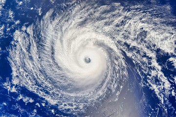 Egész Európa megérezheti ezt a most közelgő hurrikánt! Ekkorra várható az érkezése