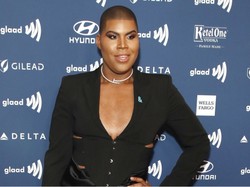 Syn Magica Johnsona coraz bardziej stylowo nosi damskie ciuszki i odsłania więcej ciała. FOTO