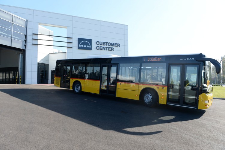 Nowy autobus MAN, podczas jazdy próbnej w Starachowicach<br><br>fot. (mr) PAP/Piotr Polak