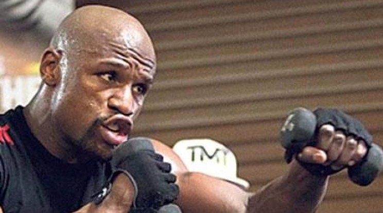 Mayweather kosárra tör