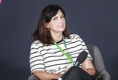 Autorka bestsellerowych 'Chłopek' zapowiada walkę o pieniądze. Wydawca odpowiada