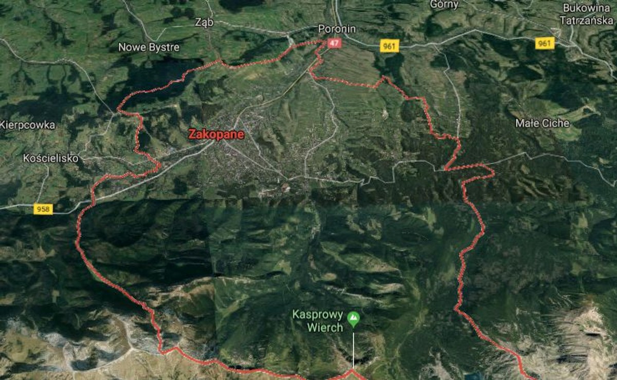 Mimo zakazu wjeżdżają autami na Gubałówkę. Winna nawigacja