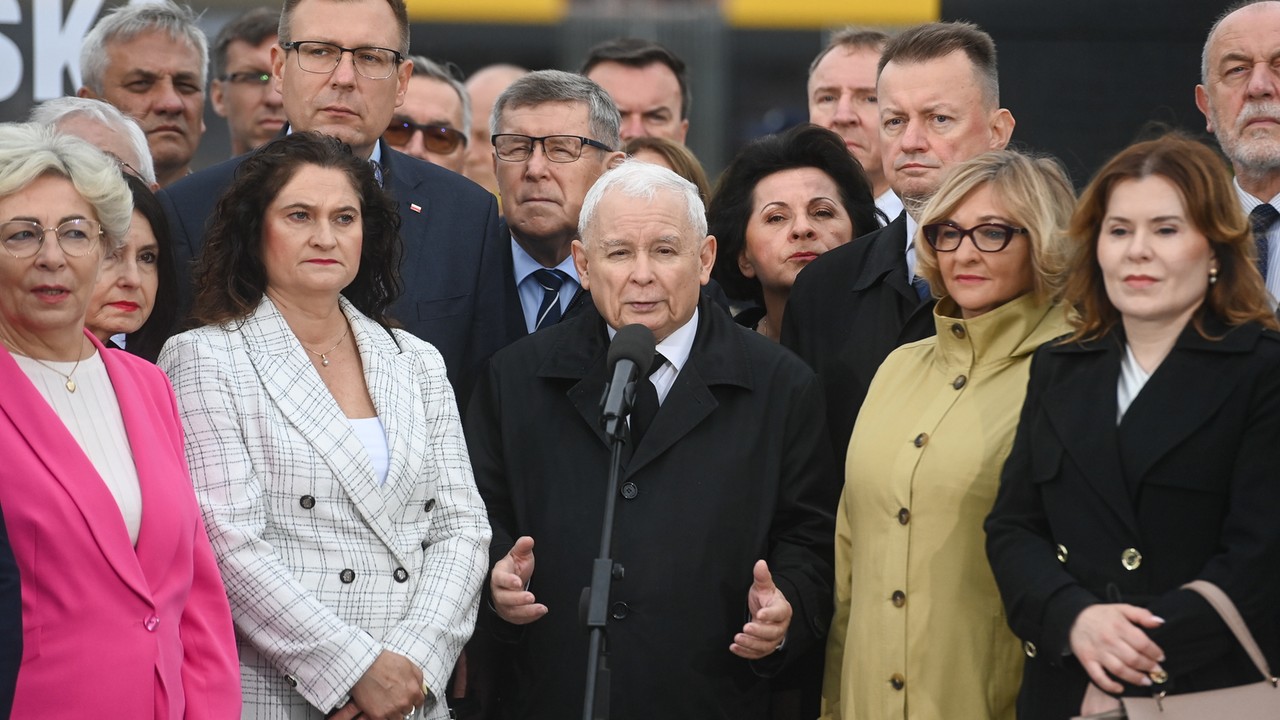 Emocje podczas przemówienia Jarosława Kaczyńskiego. 