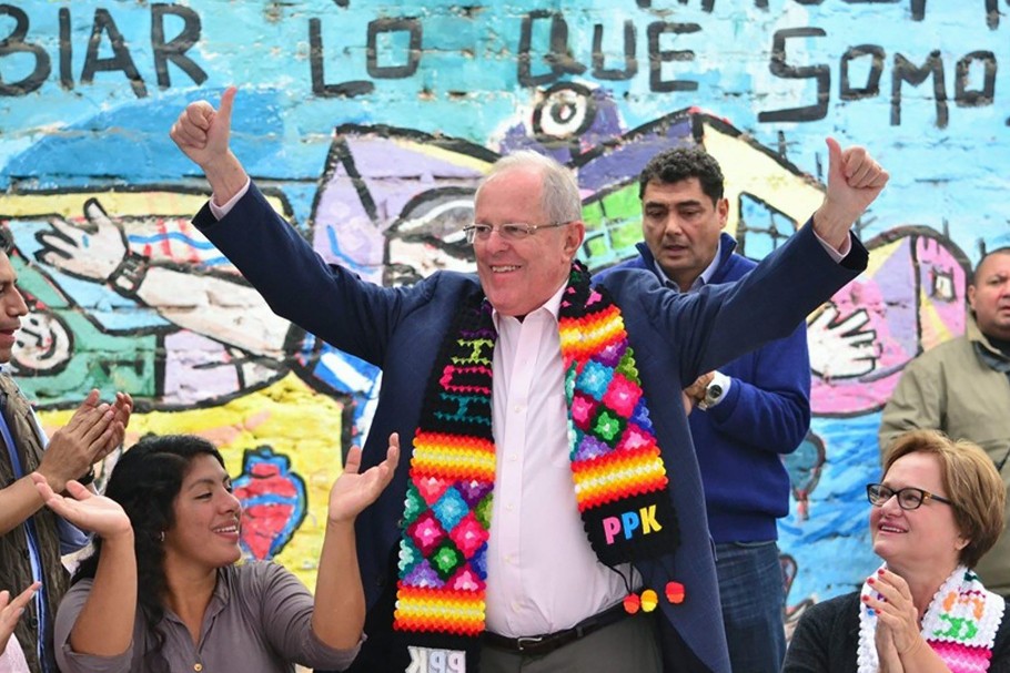 Fujimori and Kuczynski meet the classic electoral breakfast in Peru