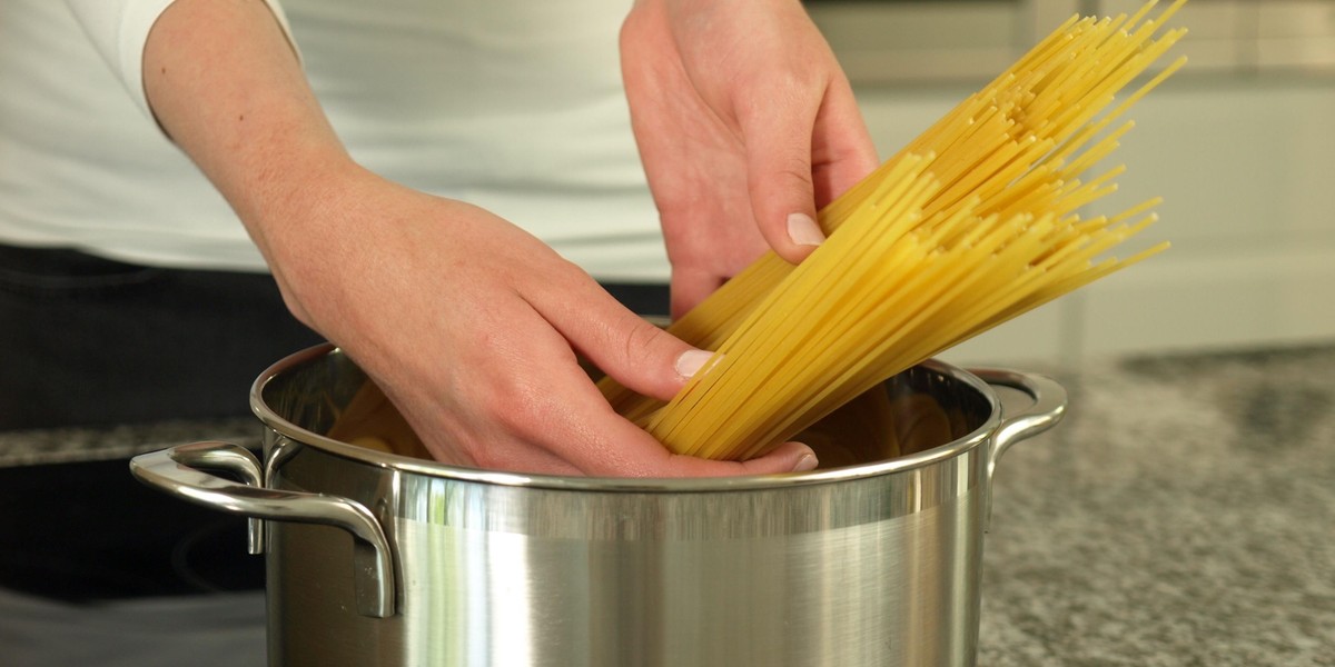 Jak ugotować makaron spaghetti. Co zrobić, żeby spaghetti było smaczne?