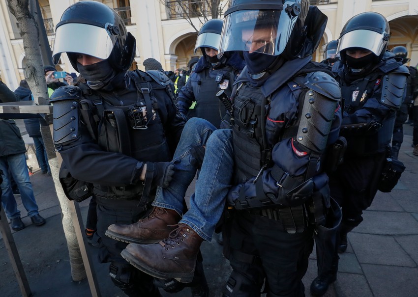 Protest u Sankt Peterburgu zbog napada Rusije na Ukrajinu