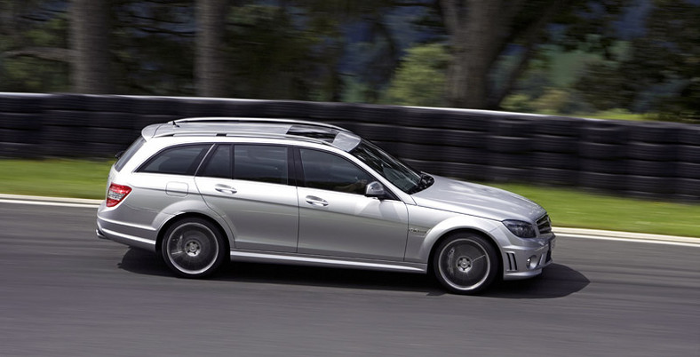 IAA Frankfurt 2007: Mercedes-Benz C 63 AMG kombi - oficjalne zdjęcia i fotografie