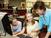 1,8 mln złotych za e-podręcznik. Tylko co ma w nim być?