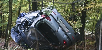 Wypadek pod Zieloną Górą. Auto dachowało!