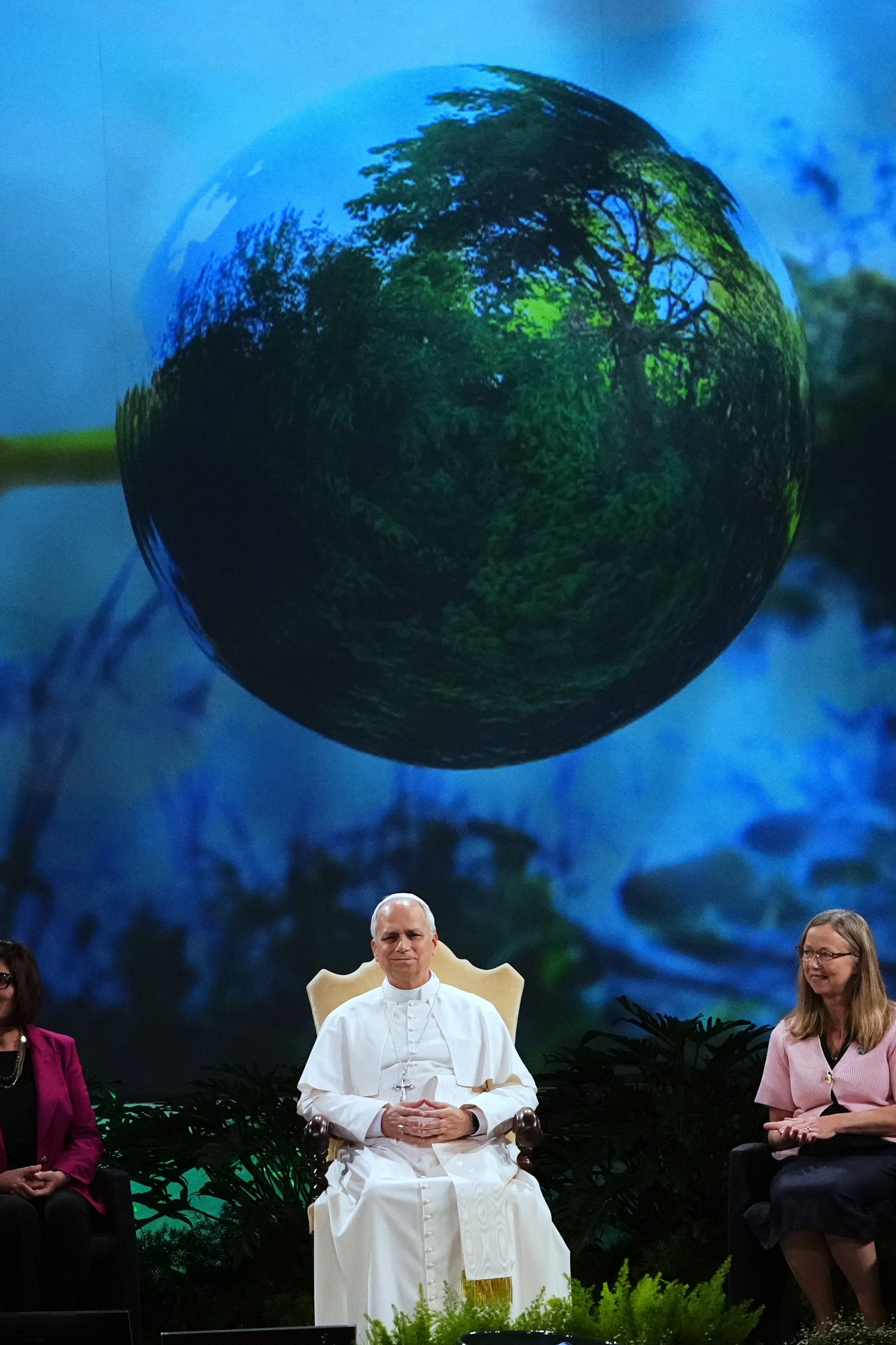 Pápež Lev XIV. sa zúčastnil na medzinárodnej konferencii Raising Hope for Climate Justice.