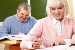 Seniorze, czas do szkoły! Siła uniwersytetu trzeciego wieku