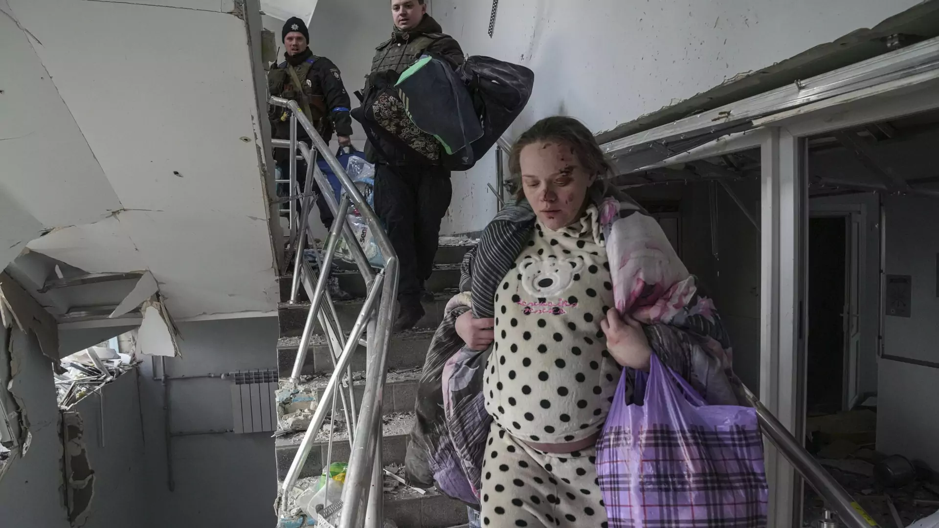 Rosjanie zbombardowali szpital położniczy w Mariupolu. Zełenski: "Pod ruinami są dzieci"