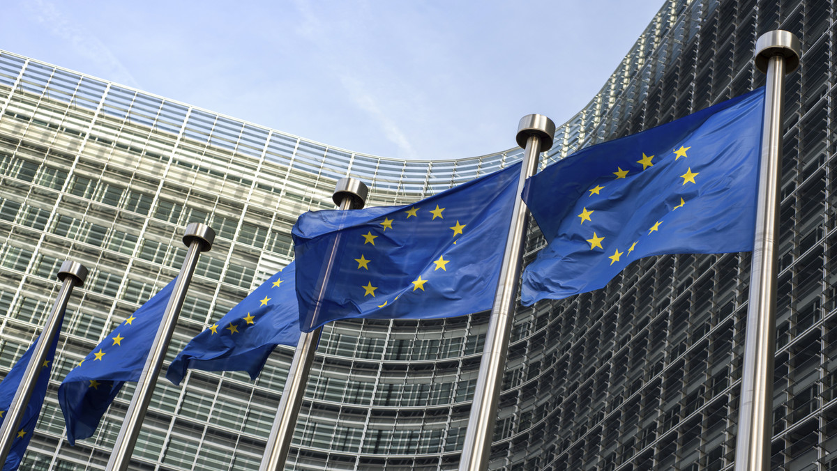 Komisja Europejska przyjęła dzisiaj nowy projekt budżetu UE na 2015 r., przewidujący płatności na poziomie 141,3 mld euro. Przygotowanie nowego projektu było konieczne z powodu fiaska negocjacji między krajami UE a europarlamentem nad pierwszą propozycją KE.