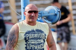 Marcin Najman 'wozi się' autem wartym grubo ponad 2 miliony złotych [FOTO]