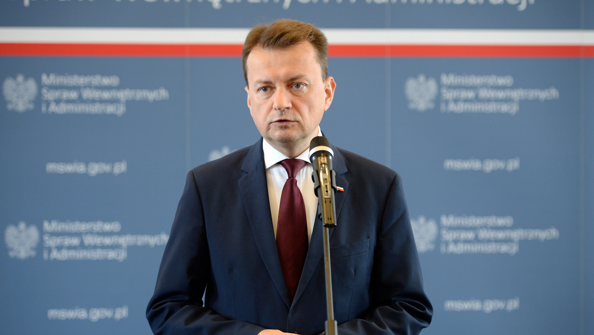 Myślę, że zabrakło konsultacji, rozmów; jest wiele nieporozumień dotyczących tej sprawy - tak szef MSWiA Mariusz Błaszczak skomentował weto prezydenta wobec noweli ustawy o regionalnych izbach obrachunkowych. Weto prezydenta trafiło w czwartek do Sejmu.