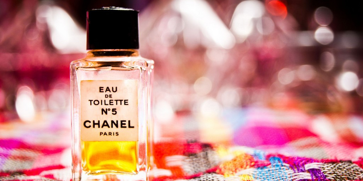 Perfumy N°5 uchodzą za najdroższe wśród powszechnie dostęonych marek zapachów
