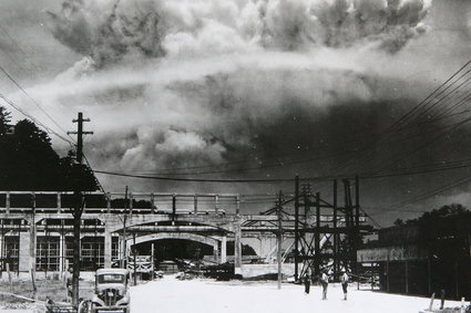 71 lat temu Amerykanie zrzucili bombę atomową na Nagasaki. Zobacz miasto wtedy i dziś [GALERIA]