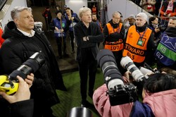 Niemiec nie płakał, jak sprzedawał Roberta Lewandowskiego, ale teraz zaczął żałować