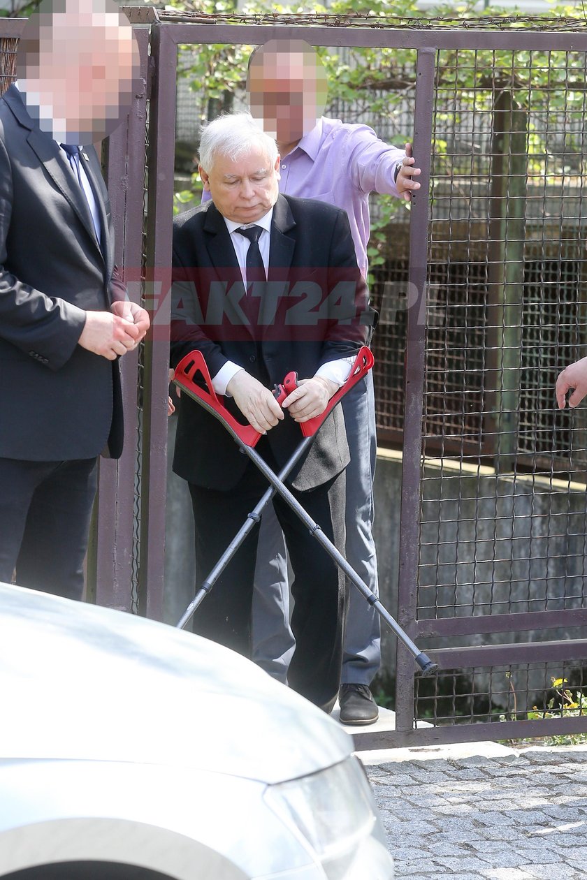 Jarosław Kaczyński o kulach