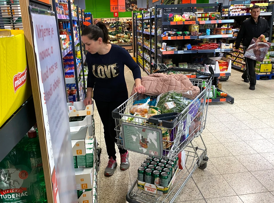 Hrvati masovno kupuju namirnice